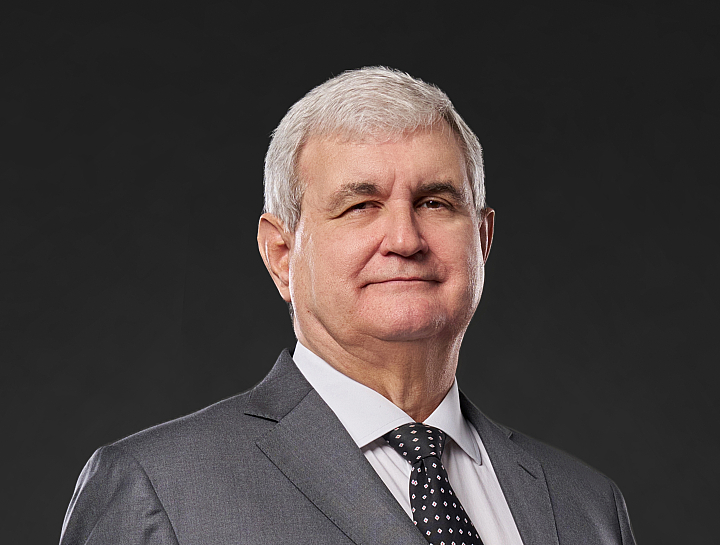 <b>José Roberto</b> 
Manesco